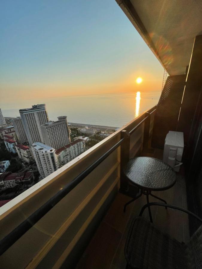 Orbi City Suite Batumi Bagian luar foto